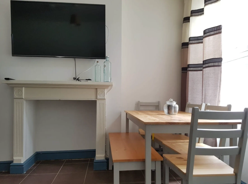 Spare Room at LN5 7QR - Thumbnail 4